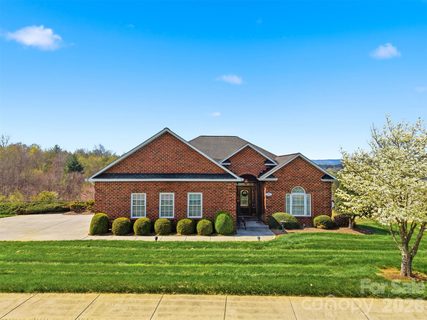 416 Huntington Woods Street active home in Huntington Woods North, Lenoir, NC