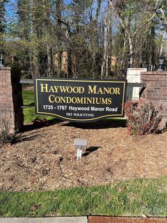 1763 Haywood Manor Road pending condo in Haywood Manor, Hendersonville, NC