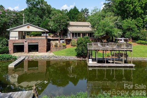 Homes in River Haven, Albemarle