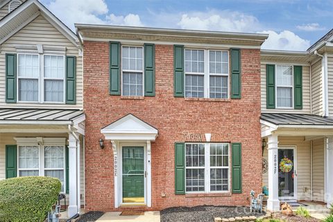 2002 Cramerton Village Drive sold home in Cramerton Village, Cramerton, NC