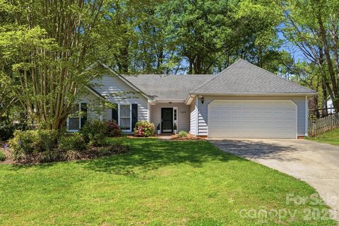 1539 Bear Mountain Road sold home in Northwoods, Charlotte, NC