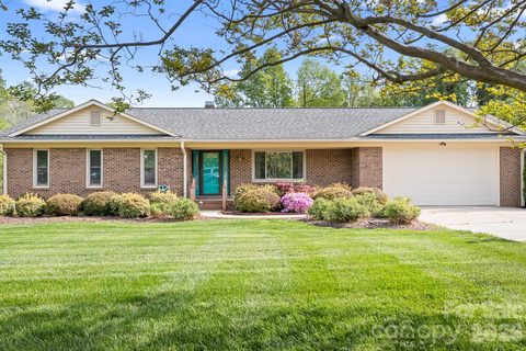 676 Sunridge Drive sold home in Eastridge, Lincolnton, NC