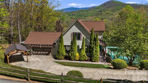 144 Hilltop Road sold home in Spring Hill, Black Mountain, NC