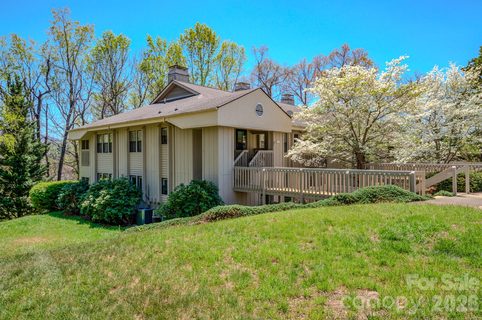 901 Abbey Circle
