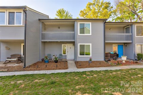 6608 Point Comfort Lane
