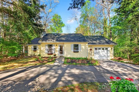 715 Laurel Avenue sold home in Lakewood, Black Mountain, NC