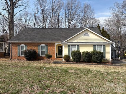 7500 Swedish Ivy Lane active home in Morris Farms, Charlotte, NC