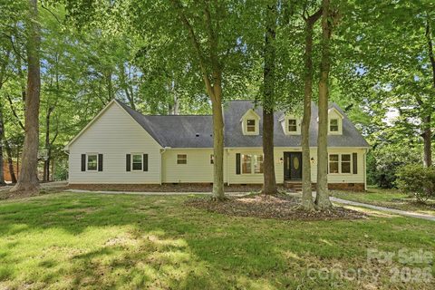 3323 Lincoln Lane active home in Hearthstone, Gastonia, NC