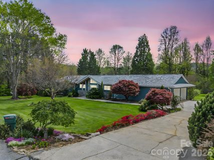 200 Conde Place sold home in Beaumont Estates, Hendersonville, NC