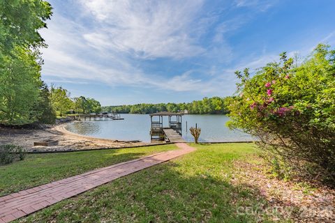 213 Price Place Lane sold home in Lake Wylie, York, SC