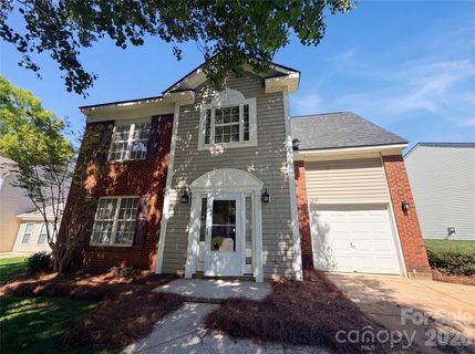 6032 Briggs Drive pending home in Glenview, Charlotte, NC