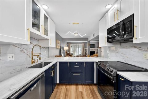 8007 Horse Chestnut Lane active home in Raintree, Charlotte, NC
