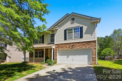 3902 Larkhaven Village Drive pending home in Larkhaven, Charlotte, NC