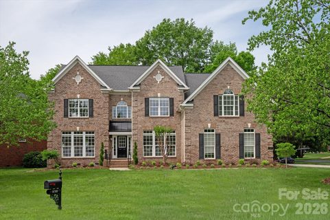 8700 Edgewater Court