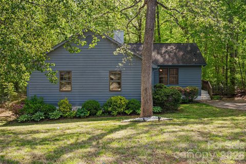 7201 Tall Tree Lane sold home in Forest Pawtuckett, Charlotte, NC