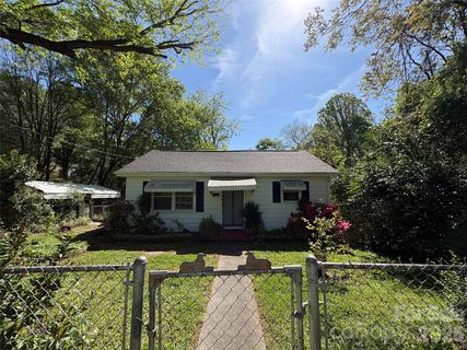 430 S Columbia Street pending home in Oakland, Gastonia, NC