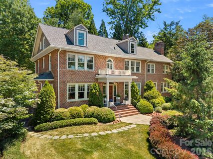 19 Blackwood Road active home in Kimberly Heights, Asheville, NC