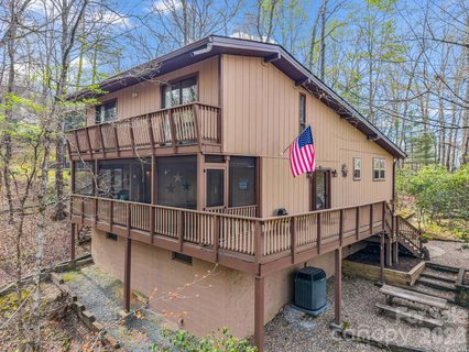 78 Wahuhu Court active home in Connestee Falls, Brevard, NC