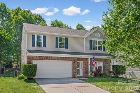3253 Wicklow Lane active home in Mill Creek Falls, Clover, SC