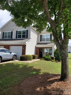 12050 Stratfield Place Circle sold townhome in Carolina Crossing, Pineville, NC
