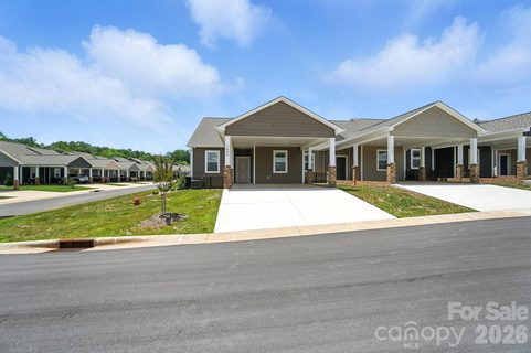 1502 28th Street Lane sold home in Sweetwater, Hickory, NC