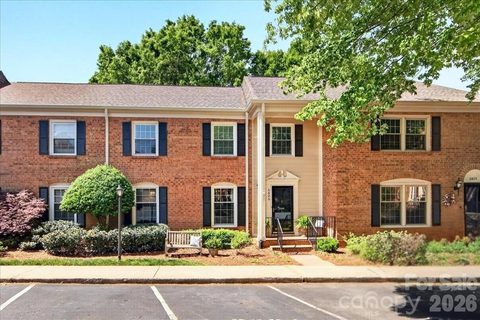 6826 Constitution Lane sold townhome in Olde Georgetowne, Charlotte, NC