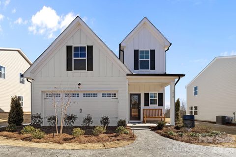 1043 Rocking Horse Road active home in Moore Farm, Indian Trail, NC
