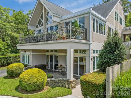 30 Dover Street active condo in Country Club Villas Of Asheville, Asheville, NC