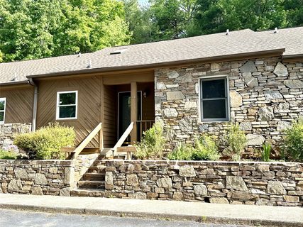 44 Sagebrush Circle active condo in Pencross Estates, Etowah, NC