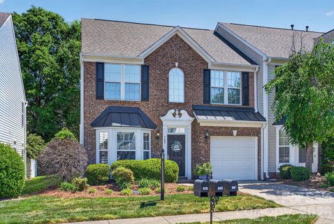 142 Autumn Falls Drive sold home in Autumn Cove At Lake Wylie, Clover, SC