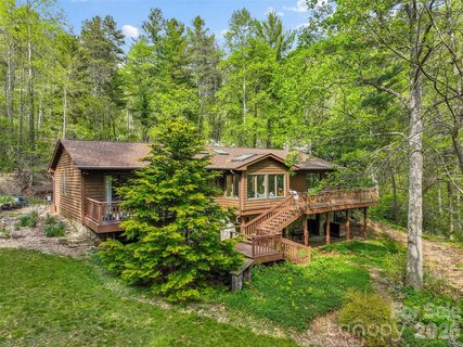 120 Carter Cove Road active home in Carter Cove, Asheville, NC