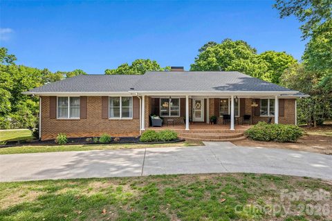 1709 Lakeview Drive sold home in Lakeview Estates, Monroe, NC