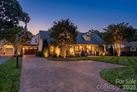 3335 Providence Road pending home in Providence Park, Charlotte, NC