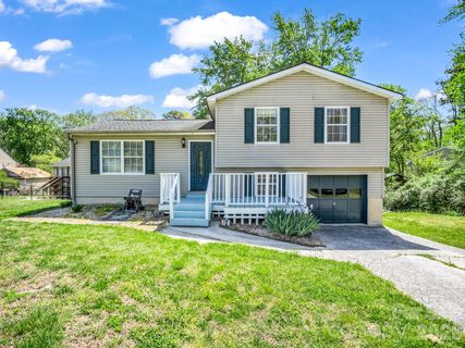 227 Bradshaw Avenue sold home in Barker Heights, Hendersonville, NC