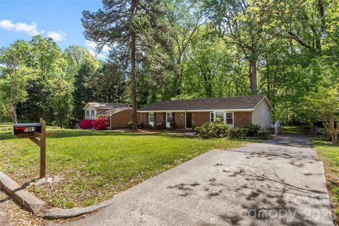 7001 Crossridge Road sold home in Forest Pawtuckett, Charlotte, NC