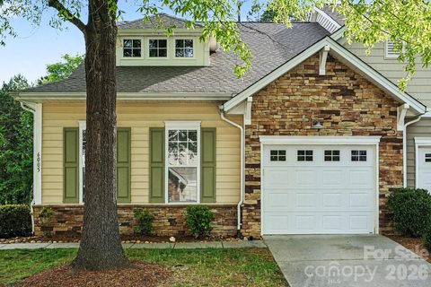 6005 Pale Moss Lane pending townhome in Crosspointe, Charlotte, NC