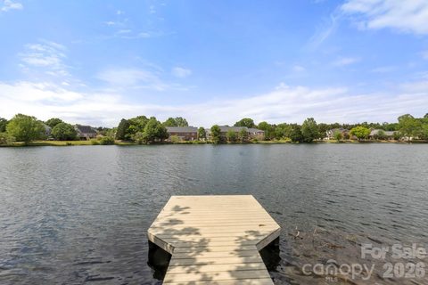 705 Congressional Lane active townhome in Beacon Knoll Villas, Fort Mill, SC
