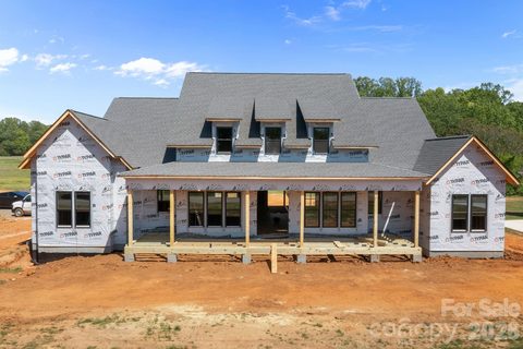 389 New Salem Road sold home in Woodstone Acres, Statesville, NC