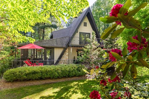 7 Cooper Cove active home in Champion Hills, Hendersonville, NC