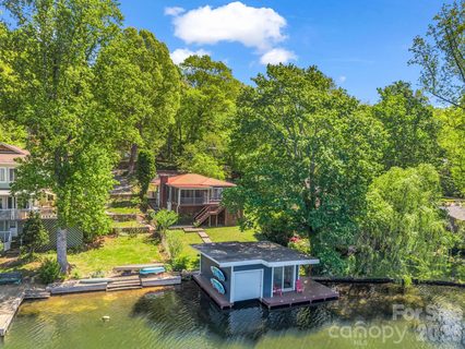 1224 E Lakeshore Drive