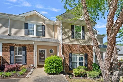1524 Anthem Court pending townhome in Anthem, Charlotte, NC