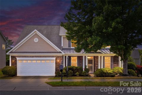 5068 Gladiola Way active home in Lake Ridge, Tega Cay, SC