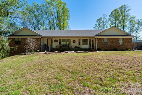 441 Hunters Glen Lane sold home in Hunters Glen, Hendersonville, NC