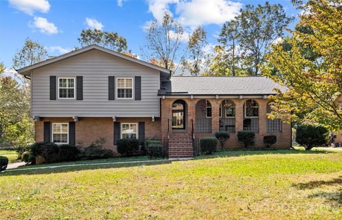 7037 Crossridge Road sold home in Forest Pawtuckett, Charlotte, NC