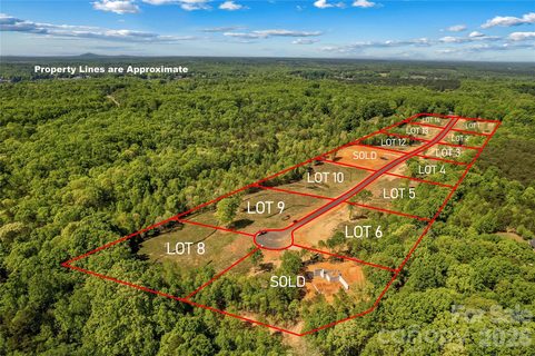 000 Boomer Court active home in Peytons Creek, Statesville, NC