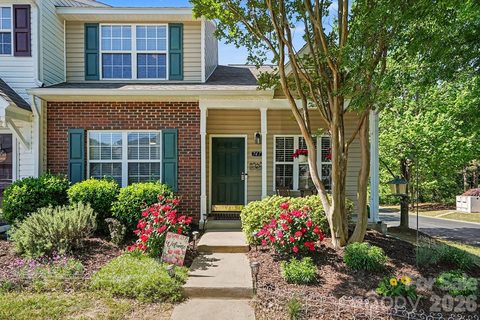 747 Rock Lake Glen active townhome in Cole Creek, Fort Mill, SC