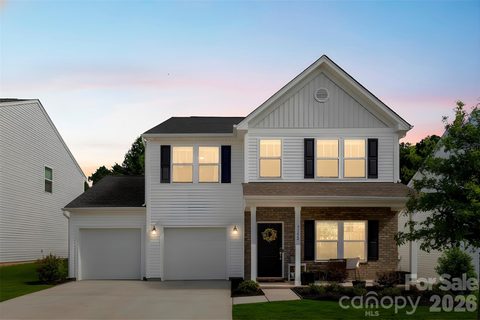 3152 Pinehills Way active home in Arbordale, Mount Holly, NC