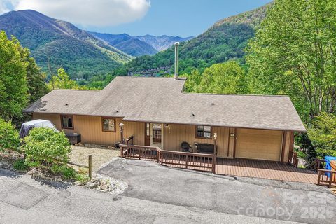 348 Valley Creek Drive sold home in The Overlook, Maggie Valley, NC