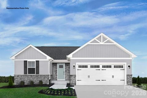 1021 Pemberley Street active home in Basildon, Lancaster, SC