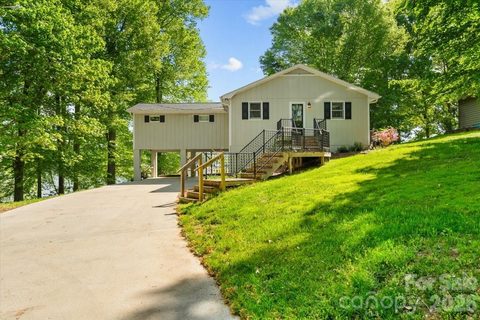 Homes in Heritage Shores, Lexington